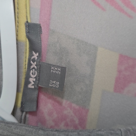 Floral Patterned Women's Robe - Picture 3 of 5